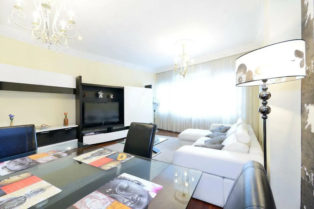 Apartamento Frente Al Guggenheim Con Wifi Y Parking Privado Gratis Bilbao España